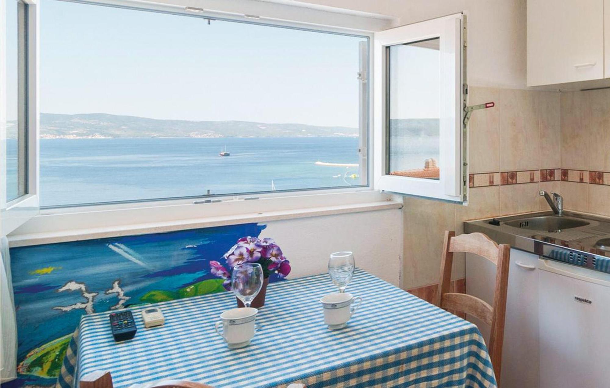 Gorgeous Apartment In Omis With House Sea View Ngoại thất bức ảnh
